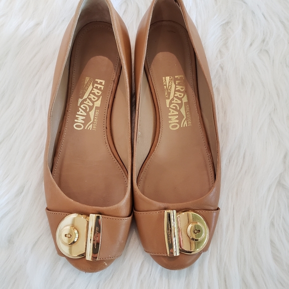 Salvatore Ferragamo Shoes - Salvatore Ferragamo Tan Leather Fiamma Flats